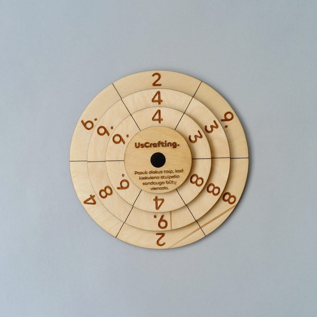Loginis matematikos žaidimas pažengusiems – „Paslėpta sandauga“ 3 lygis (18 cm)